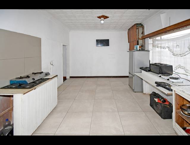 5.5 BEDROOM HOUSE FOR SALE IN HURST HILL